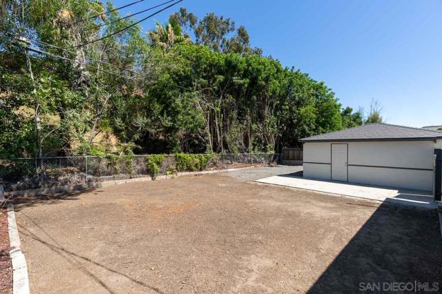 4361 Alamo Dr, San Diego CA: https://media.crmls.org/mediaz/65b9c444-d0cc-4898-aec6-44022f2e5dd3.jpg