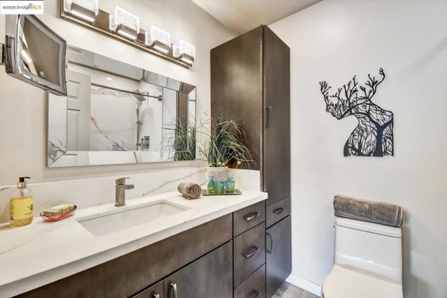 245 Perkins ST, Oakland CA: https://media.crmls.org/mediaz/65b9ddb5-0d93-492f-8374-789bedfe0380.jpg