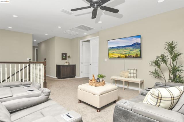847 Dunmore St, Oakley CA: https://media.crmls.org/mediaz/65b9de0b-2442-499e-99a2-9d6cb0f24805.jpg