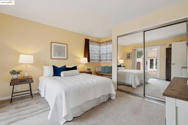 1034 Navellier St, El Cerrito CA: https://media.crmls.org/mediaz/65ba2580-f822-46eb-b555-3a7650cf09c8.jpg