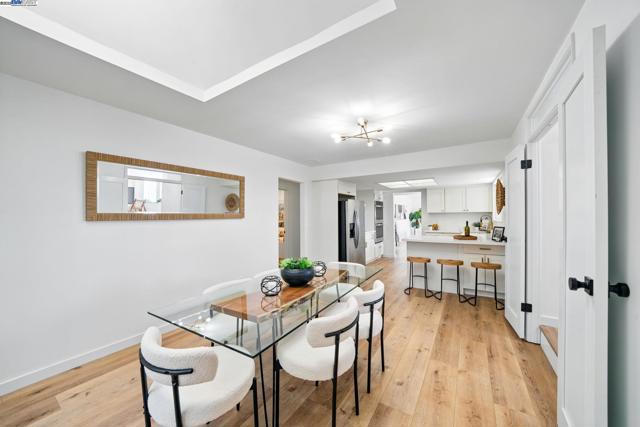 35 San Joaquin Pl, Novato CA: https://media.crmls.org/mediaz/65ba40ce-140a-4b61-965d-8e3cac237ee8.jpg