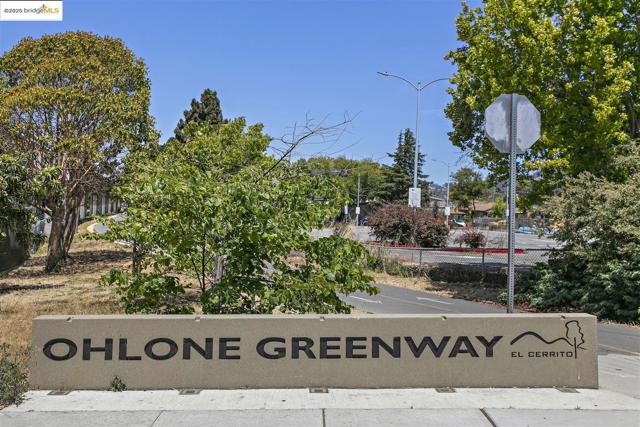 1000 Navellier St, El Cerrito CA: https://media.crmls.org/mediaz/65ba440c-83c1-4231-b1bc-987c4affa6f1.jpg