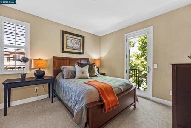 2222 Creekview Pl, Danville CA: https://media.crmls.org/mediaz/65bae8f9-800a-45bd-9d10-2bc823131967.jpg