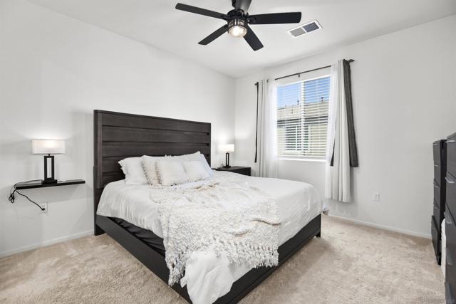 5402 Sand Arch Ln 199, San Diego CA: https://media.crmls.org/mediaz/65bb3761-4268-4efa-bd99-6c566b097fec.jpg