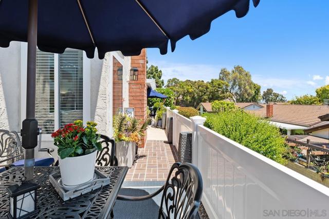 1776 Calle Del Arroyo, San Marcos CA: https://media.crmls.org/mediaz/65bb8808-22ee-4396-9c12-22be18a204da.jpg