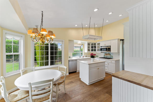 6861 Aviano Drive, Camarillo CA: https://media.crmls.org/mediaz/65bc11f7-757b-45e2-8106-1789d275b703.jpg