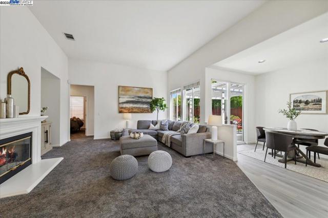4946 Sequoia Ave, Dublin CA: https://media.crmls.org/mediaz/65bc2cb3-6f9d-4147-9e38-794c94884420.jpg