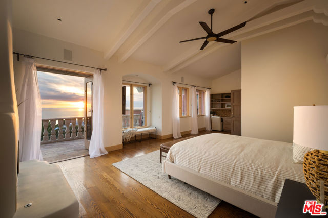93 Laurel Drive, Rancho Palos Verdes CA: https://media.crmls.org/mediaz/65bc7365-011d-482e-9251-1693a6ba88d0.jpg