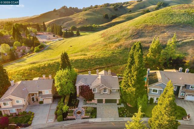 129 Alta Vista Way, Danville CA: https://media.crmls.org/mediaz/65bcf473-f18d-4857-8ca3-a517e4bf38a1.jpg