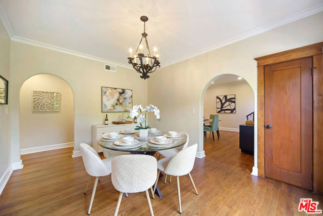588 N Gower Street, Los Angeles CA: https://media.crmls.org/mediaz/65bd3c25-b5b3-4ff8-a8a2-7ecc286f6af2.jpg