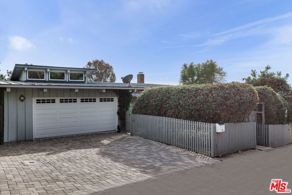 3629 Serra Road