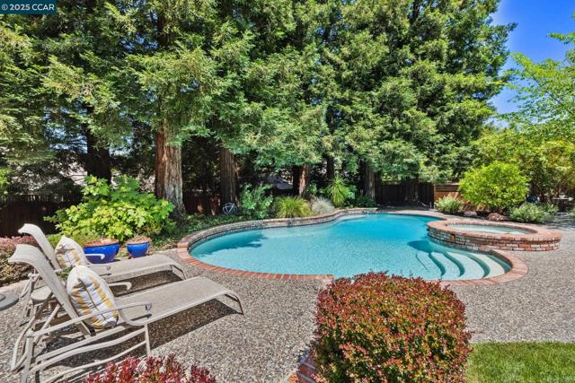 210 Still Creek Rd, Danville CA: https://media.crmls.org/mediaz/65be5157-f252-41a7-aca4-b08578ae0098.jpg