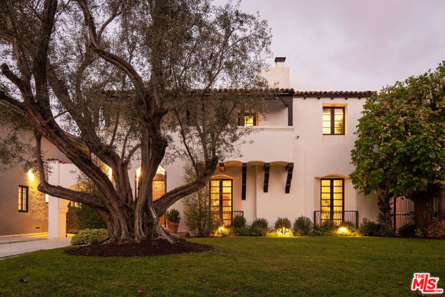 450 N Mccadden Place, Los Angeles CA: https://media.crmls.org/mediaz/65bef2f2-27d5-416d-ac3b-3b82e356f6d9.jpg