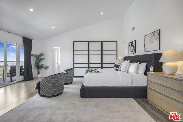 2028 Stradella Road, Los Angeles CA: https://media.crmls.org/mediaz/65bf6861-28e6-4e26-9cf4-66dc53cf1818.jpg