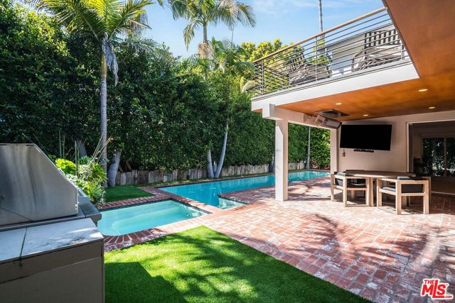 3201 Viola Place, Marina del Rey CA: https://media.crmls.org/mediaz/65bf862c-3af1-4e9b-b6e5-8a5df17f5f44.jpg