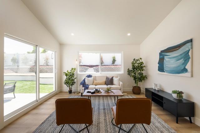 Detail Gallery Image 16 of 41 For 2434 Moonstone Dr, San Diego,  CA 92123 - 4 Beds | 3 Baths