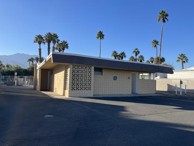2 Sand Creek, Cathedral City CA: https://media.crmls.org/mediaz/65c14100-1c40-4110-a8d2-de39ed53df13.jpg