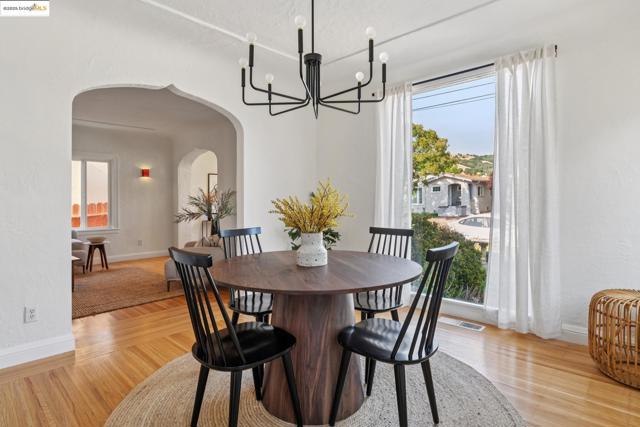 533 Lewis Ave, San Leandro CA: https://media.crmls.org/mediaz/65c17a2f-d538-409c-b293-cbc2a532d00a.jpg