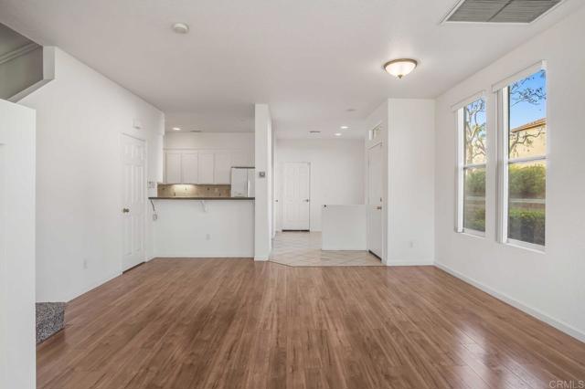 Detail Gallery Image 14 of 33 For 1140 Valdivia Ct, Chula Vista,  CA 91910 - 3 Beds | 2/1 Baths