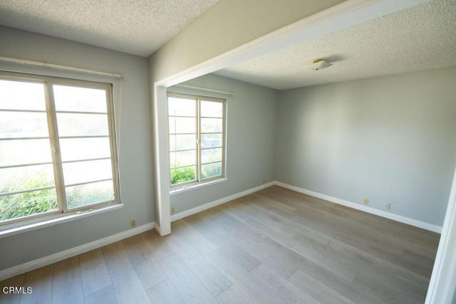 Detail Gallery Image 8 of 30 For 691 Springfield Ave, Ventura,  CA 93004 - 5 Beds | 2/1 Baths