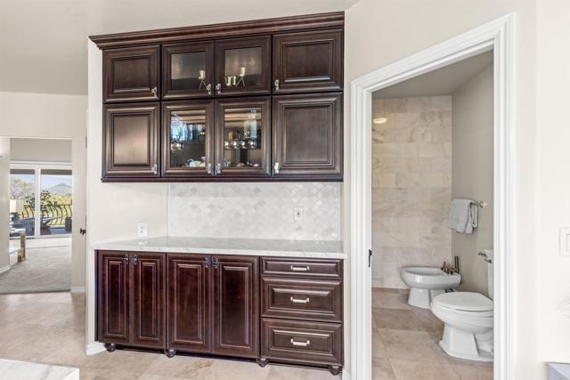 9698 Welk View Drive, Escondido CA: https://media.crmls.org/mediaz/65c27bb7-d52f-4974-856e-9bea79454801.jpg