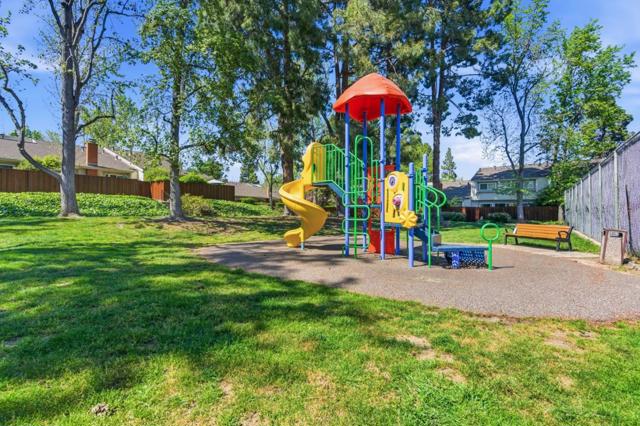 20212 Northcove Square, Cupertino CA: https://media.crmls.org/mediaz/65c36bcf-db42-43f0-92d0-781b82bad904.jpg