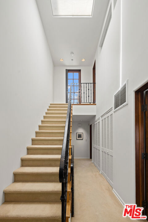 1100 21st Street, Santa Monica CA: https://media.crmls.org/mediaz/65c373bc-7a39-4ecd-a28f-c23c66239a03.jpg