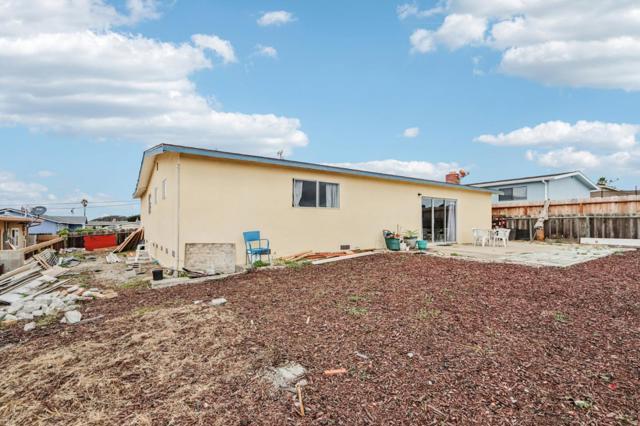 3202 TALLMON Street, Marina CA: https://media.crmls.org/mediaz/65c44023-b4d3-452e-80dc-f34aca3dca26.jpg