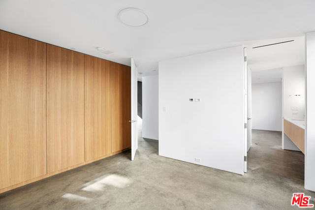 1448 STRADELLA Road, Los Angeles CA: https://media.crmls.org/mediaz/65c4cdc1-a1e0-411d-a060-ad22af735e90.jpg