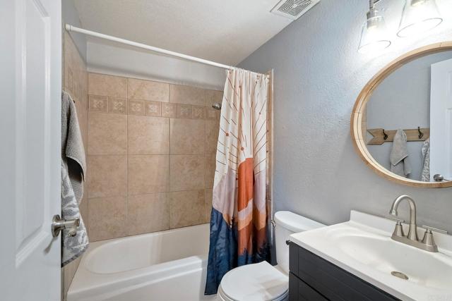 Detail Gallery Image 30 of 52 For 1807 Calle Sinaloa, Vista,  CA 92084 - 4 Beds | 2 Baths