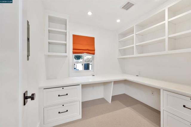 772 John Way, Lafayette CA: https://media.crmls.org/mediaz/65c6d72c-3aa9-4d11-80b0-0c7b10d6b196.jpg