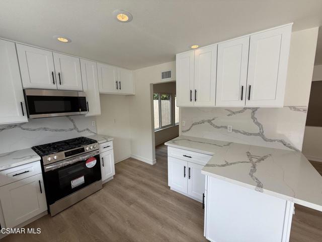 2203 Marter Court, Simi Valley CA: https://media.crmls.org/mediaz/65c6db31-51f3-469a-919b-6ddacd9278bc.jpg