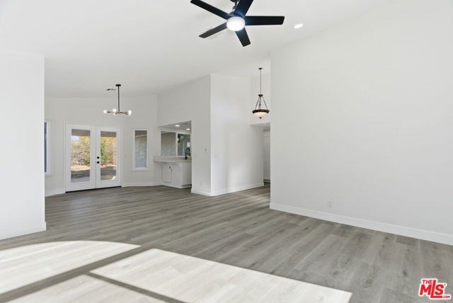 3531 Southview Court, Palmdale CA: https://media.crmls.org/mediaz/65c74d1a-10cd-43b9-bc02-6218a49966da.jpg