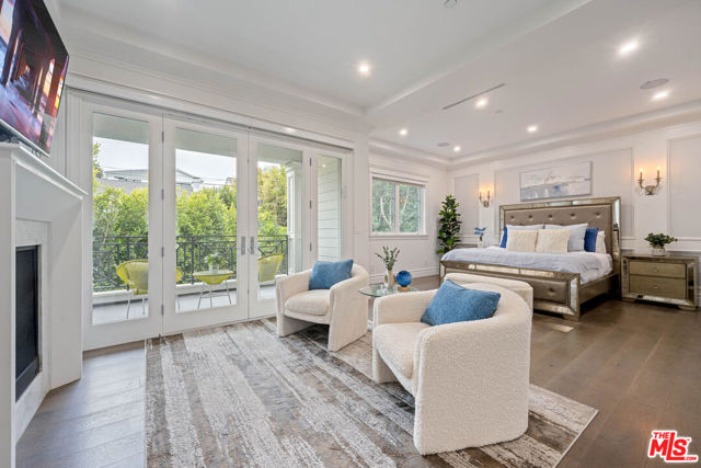 126 N Canyon View Drive, Los Angeles CA: https://media.crmls.org/mediaz/65c793e9-5d96-42ae-ad5c-ca6d5fdc0bfe.jpg