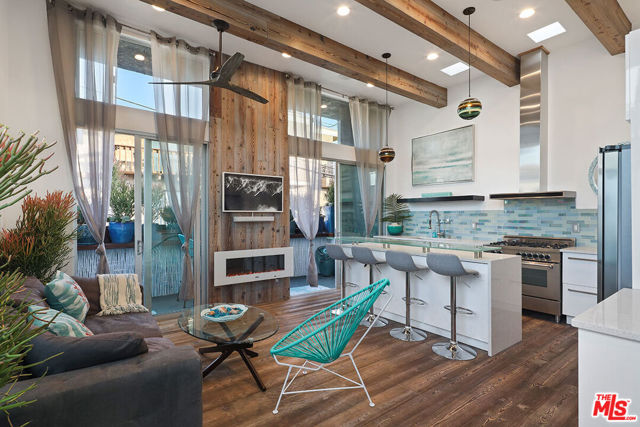 472 Rosecrans Avenue, Manhattan Beach, California 90266, 0 ,Residential Income,For Sale,Rosecrans,0,26830069
