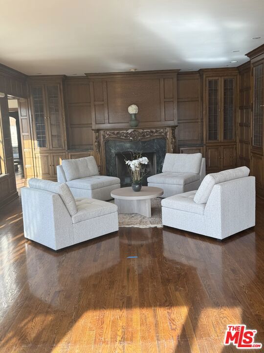 543 Perugia Way, Los Angeles CA: https://media.crmls.org/mediaz/65c8bdca-bff4-4c86-a322-beb1248580ea.jpg