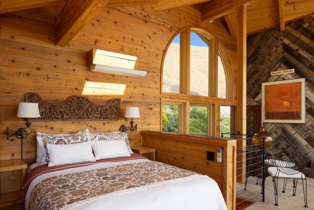 47600 Coast Ridge Road, Big Sur CA: https://media.crmls.org/mediaz/65c914e5-8869-4ed4-b699-90115d92262d.jpg