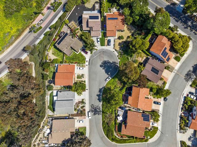 223 Cottingham Ct, Oceanside CA: https://media.crmls.org/mediaz/65c9cb46-db68-46d3-b89d-5d7310eca470.jpg