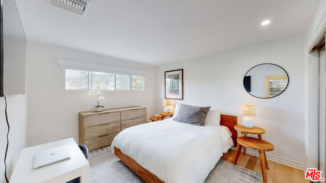 22626 Pacific Coast Highway, Malibu CA: https://media.crmls.org/mediaz/65c9d76d-b8e2-4b96-862b-8bfd6c7716ad.jpg