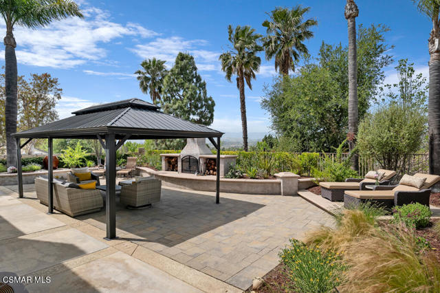 13101 Thomasville Court, Moorpark CA: https://media.crmls.org/mediaz/65c9e073-098a-4180-9ae0-0234f30da888.jpg