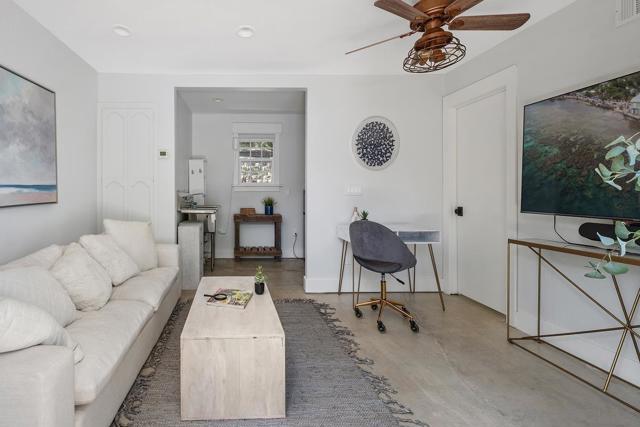 13627 Poway Springs Rd, Poway CA: https://media.crmls.org/mediaz/65ca6d53-7434-4529-bab4-9ff2e8dee387.jpg