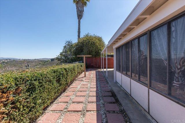 7502 Northrup Drive, San Diego CA: https://media.crmls.org/mediaz/65ca75c5-1276-4f1b-8333-a5d05bd20e95.jpg