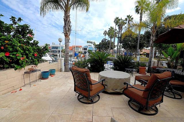 95 Port of Spain, Coronado CA: https://media.crmls.org/mediaz/65caafae-3886-47f9-b4d9-0a2a2a33e4c1.jpg