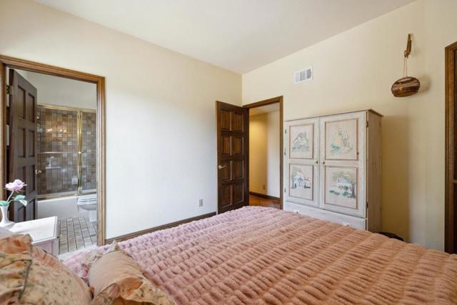 3600 Via Mar Monte, Carmel CA: https://media.crmls.org/mediaz/65caba80-e9f1-4d57-be43-ecbd797cbb9b.jpg