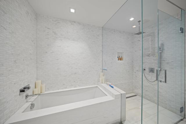 888 W E St, San Diego CA: https://media.crmls.org/mediaz/65cb1fb8-5e08-4432-b3b1-358440e08739.jpg