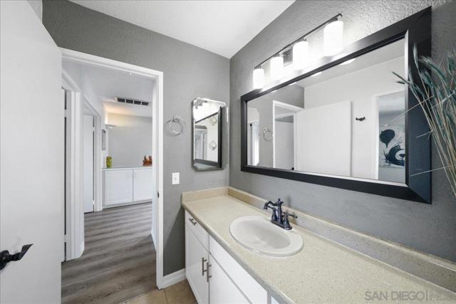 5440 Baltimore Dr, La Mesa CA: https://media.crmls.org/mediaz/65cb3b16-f662-48c7-8366-9ed10f410c0f.jpg