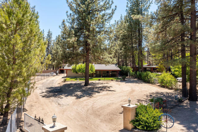 59341 Courtesy Drive, Mountain Center CA: https://media.crmls.org/mediaz/65cb9c80-016e-494f-821d-821685d2e87a.jpg
