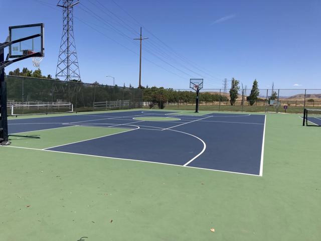 334 Paseo Gularte, San Juan Bautista CA: https://media.crmls.org/mediaz/65cc3a67-a6f6-4d99-802a-1dc7dc37db09.jpg