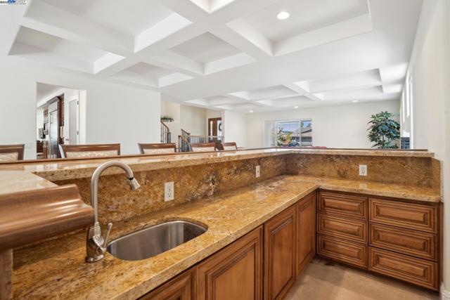 367 Mt Washington Way, Clayton CA: https://media.crmls.org/mediaz/65cc575a-eb15-4916-a630-e009c508afe1.jpg