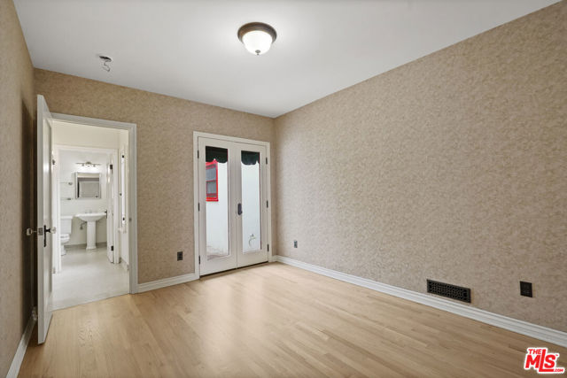 1811 Effie Street, Los Angeles CA: https://media.crmls.org/mediaz/65ccb72b-5c10-40cf-9850-67cc71b04b0e.jpg